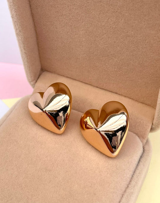 Aretes "Amor Moderno" con Volumen | Baño de Oro 18k